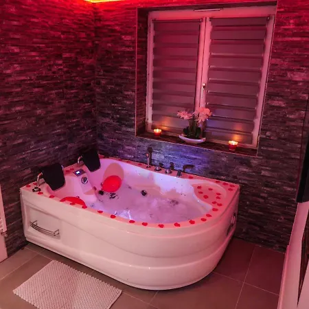Appartement - Jacuzzi - Pour Deux Besancon Exterior photo