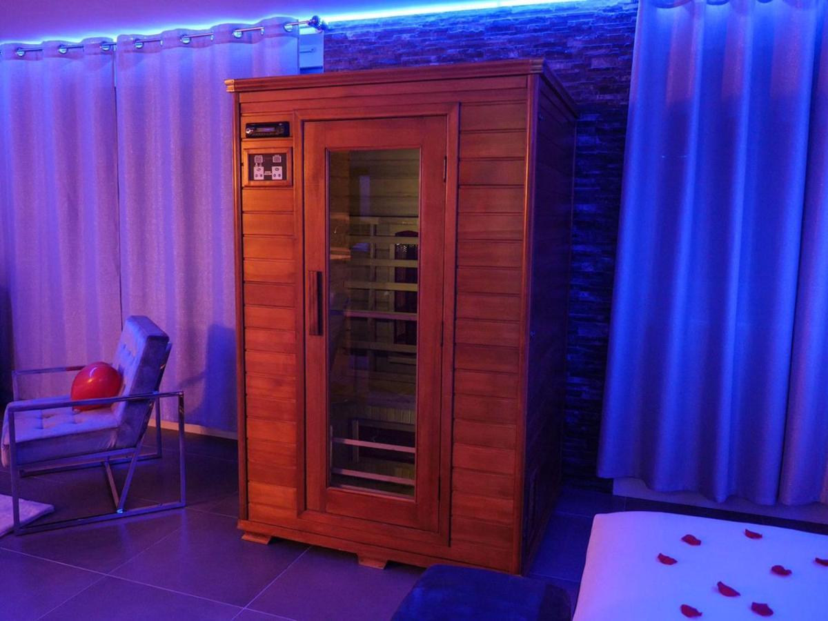 - Jacuzzi - Pour Deux Apartment